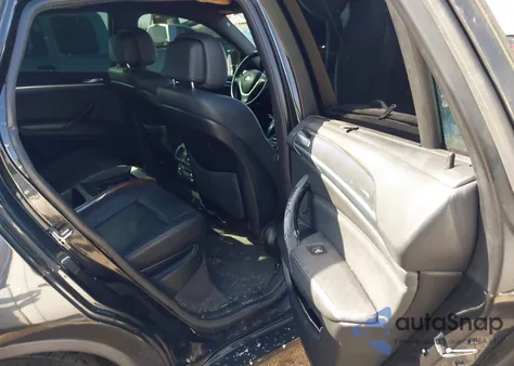 2010 BMW X6 xDrive35I z USA, uszkodzony, nr VIN 5UXFG4C50AL226932